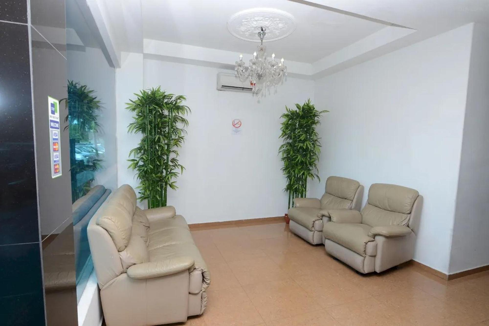 Hotel Alam Indi Джохор Бахру Екстериор снимка