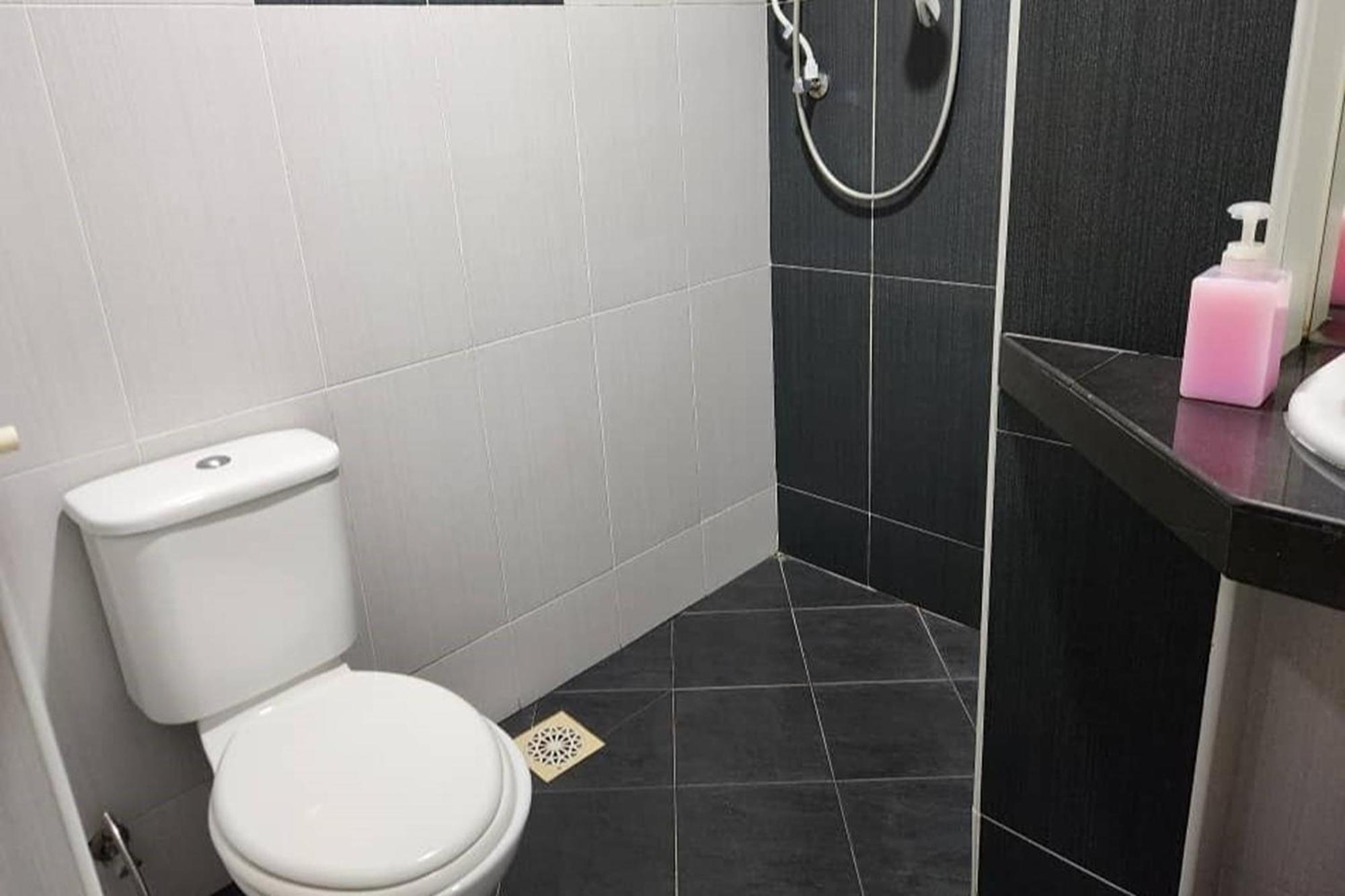 Hotel Alam Indi Джохор Бахру Екстериор снимка