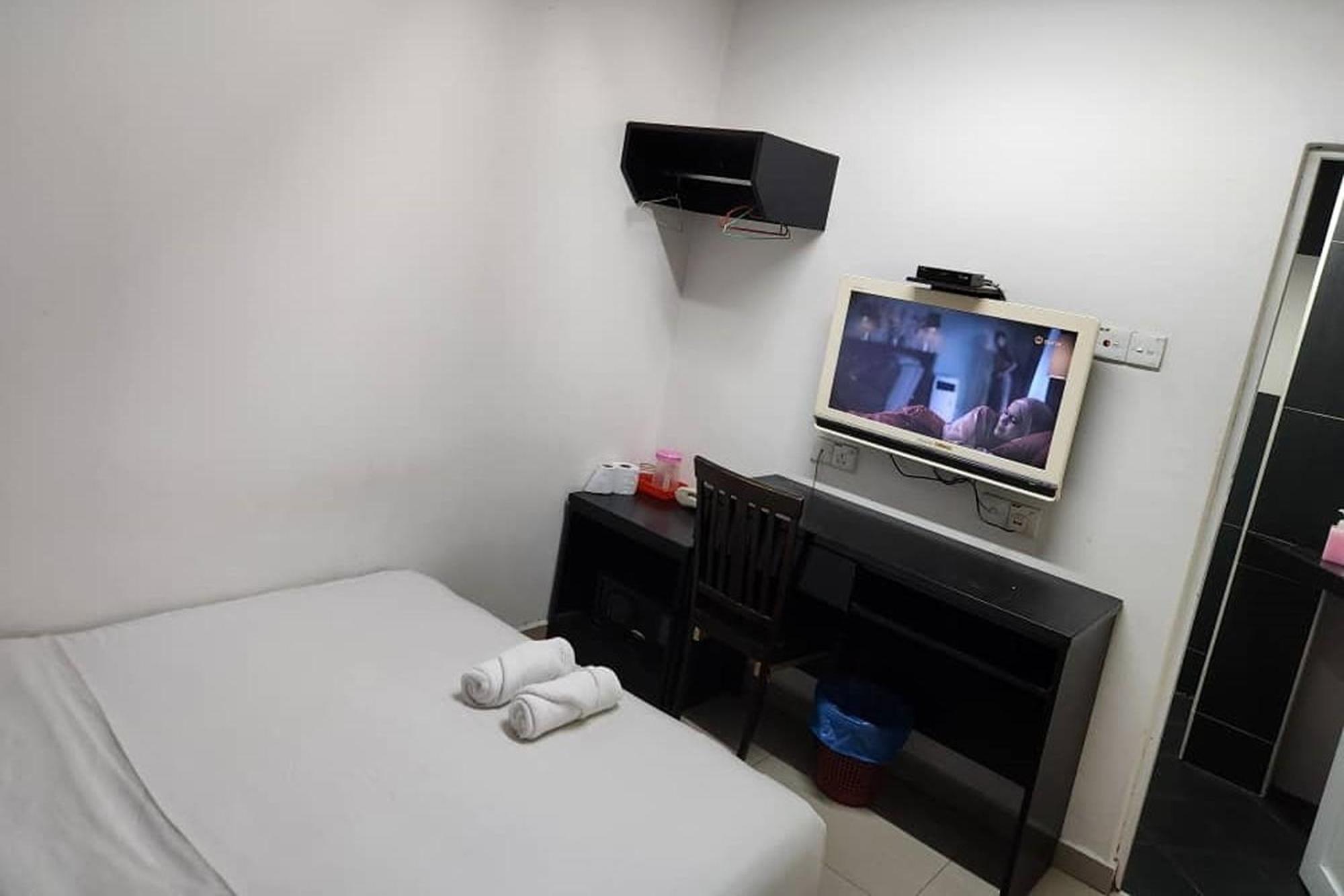 Hotel Alam Indi Джохор Бахру Екстериор снимка