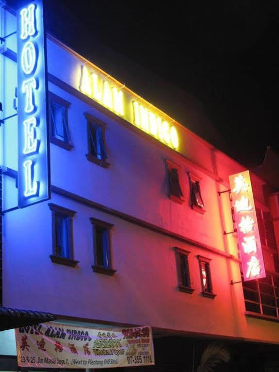 Hotel Alam Indi Джохор Бахру Екстериор снимка